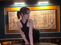 HolleyFeehery - female with black hair webcam at xLoveCam