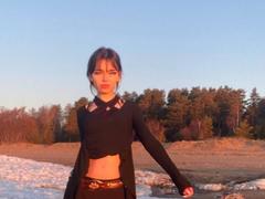 HolleyFeehery - female with black hair webcam at xLoveCam