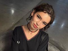 HolleyFeehery - female with black hair webcam at xLoveCam