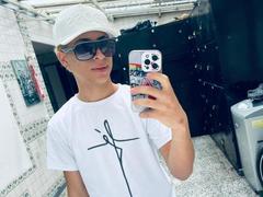 HollmanFronsh - male webcam at xLoveCam