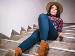 HollyReinold - female with black hair webcam at LiveJasmin