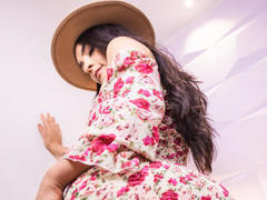 HollyReinold - female with black hair webcam at LiveJasmin