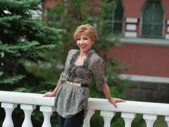 HollyIncredible - female with brown hair and  small tits webcam at xLoveCam