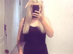 HollyTaillor - blond female webcam at xLoveCam
