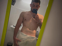 HombreDiscreto from xLoveCam