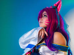 MoshiSnow - female with brown hair webcam at LiveJasmin