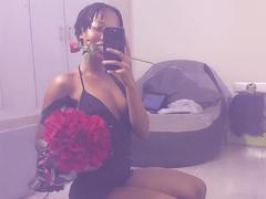 HoneyBeez-hot from xLoveCam
