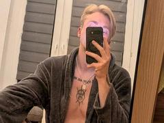 Honig96-hot - blond female webcam at xLoveCam