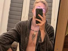 Honig96-hot - blond female webcam at xLoveCam