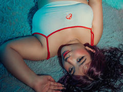 HonnyBlaice - female with brown hair and  small tits webcam at xLoveCam