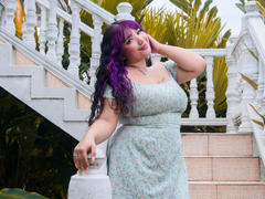 HonnyBlaice - female with brown hair and  small tits webcam at xLoveCam