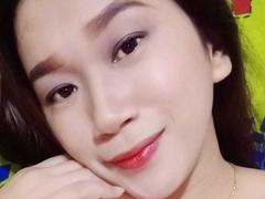 HornyGirlSquirt from xLoveCam