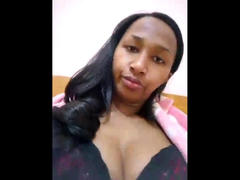 HotLorie from xLoveCam