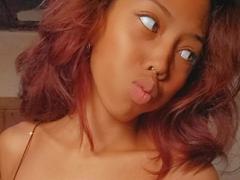 HotLunah - female with red hair webcam at xLoveCam