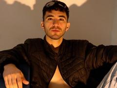 HotMaiky - male webcam at xLoveCam