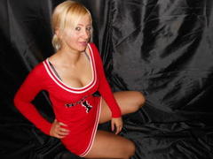 HotTitts - blond female webcam at xLoveCam