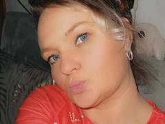Hotblondi-hot - blond female webcam at xLoveCam