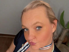 Hotblondi-hot from xLoveCam