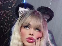 HottAntonella - shemale webcam at xLoveCam