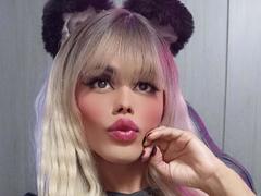 HottAntonella - shemale webcam at xLoveCam