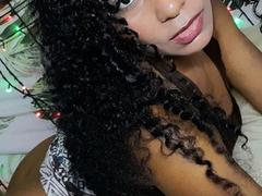 HottBianca69 - female with black hair webcam at xLoveCam