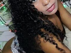 HottBianca69 - female with black hair webcam at xLoveCam