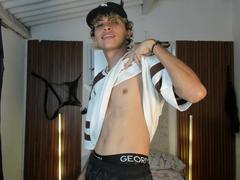 HottLoverForU69 from xLoveCam