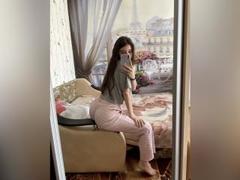 HottestB from xLoveCam