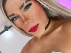 HottestKevin - shemale webcam at xLoveCam