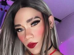 HottestKevin - shemale webcam at xLoveCam