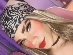 HottestKevin - shemale webcam at xLoveCam