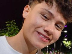 HottieFuck - male webcam at xLoveCam