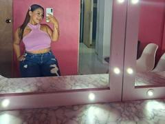 HottieNeedsFun from xLoveCam