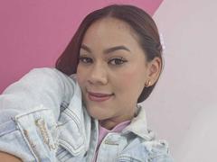 HottieNeedsFun - blond female webcam at xLoveCam