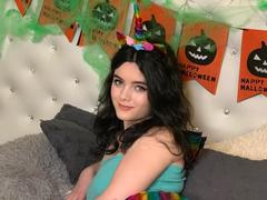 LittleShyyy - female with black hair and  big tits webcam at ImLive