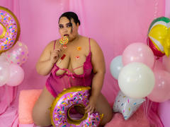 HurrenMatt - female with brown hair and  big tits webcam at xLoveCam