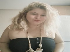 HurricaneCathrine - female webcam at xLoveCam