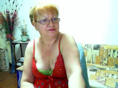 Nennsy40 - female with brown hair and  small tits webcam at ImLive