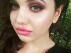 LuciaHunt - female with black hair and  big tits webcam at LiveJasmin