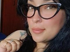 IAmZaylu - female with brown hair and  small tits webcam at xLoveCam