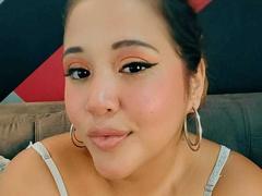 IamAhYours - female webcam at xLoveCam