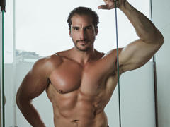 IcarusSecret - male webcam at xLoveCam
