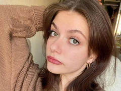 IceFoxy-hot - female with brown hair webcam at xLoveCam