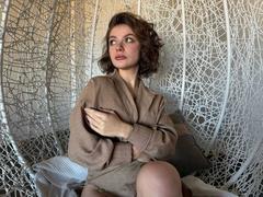IceFoxy-hot - female with brown hair webcam at xLoveCam