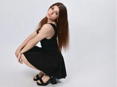 IceFoxy-hot - female with brown hair webcam at xLoveCam