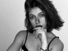 IceFoxy-hot - female with brown hair webcam at xLoveCam