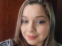 IdyllaJhones - blond female webcam at xLoveCam