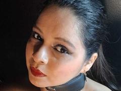 IdyllaJhones - blond female webcam at xLoveCam