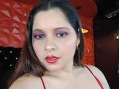 IdyllaJhones - blond female webcam at xLoveCam