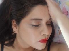 IdyllaJhones - blond female webcam at xLoveCam